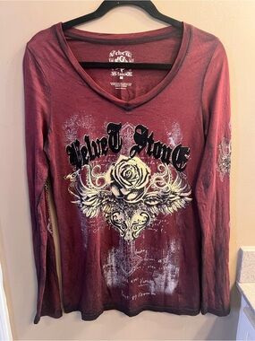 Velvet Stone Maroon Graphic V-Neck Long Sleeve Top